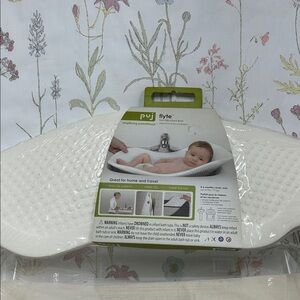 Puj Flyte Infant Bath Support - White